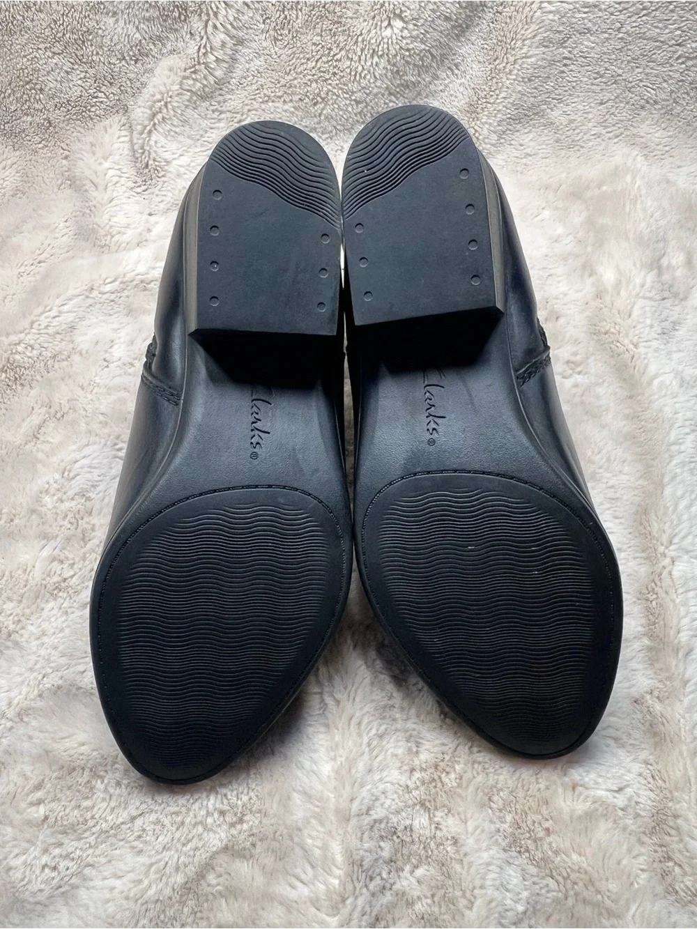 Clarks good preowned
